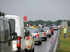 Megbénulhat Magyarország hétfőn