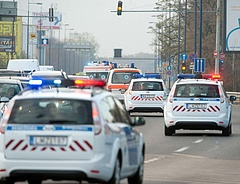 Milliárdok a rendőröknek, százmilliók az operaénekeseknek