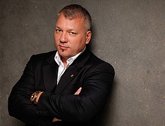 Rossman-üzletekben robbant a magyar milliárdos