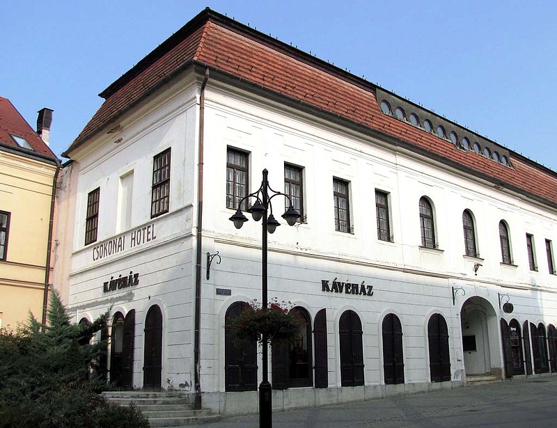 Fillérekért vehetünk patinás éttermeket Magyarországon
