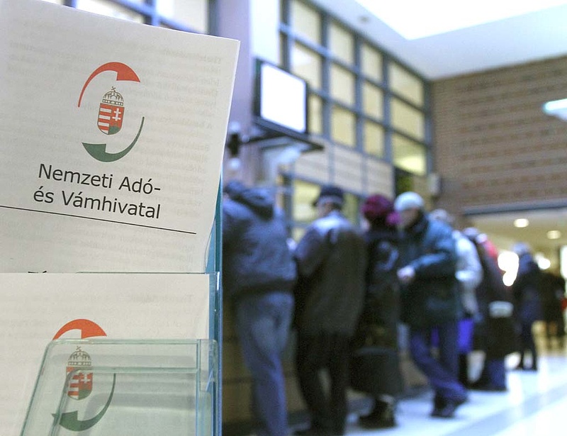 A DK visszavonatná a Lex-Mészáros adócsomagot 