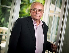 Saját zsebből kártalanít Demján Sándor