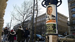 Névtelen fórumozó \"buktatta le\" Rogánt