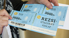 Tömegesen szabadulnak a rezsiutalványoktól a nyugdíjasok 