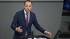 Kétes maszkbeszerzés miatt mondott le egy CDU-s képviselő 