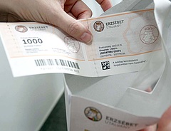 A kormány kiszállna a cafetériából