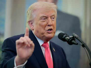 U.S. President Donald Trump speaks as he attends Markwayne Mullin's swearing-in as Department of Homeland Security (DHS) Secretary, at the White House in Washington, D.C., U.S., March 24, 2026. REUTERS/Evan Vucci