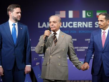 STANSSTAD, SWITZERLAND - JUNE 21: Pakistan's Prime Minister Shehbaz Sharif speaks next to U.S. Vice President JD Vance and Qatar's Prime Minister and Minister for Foreign Affairs Sheikh Mohammed bin Abdulrahman bin Jassim Al-Thani during a quadrilateral meeting between the U.S., Iran, Pakistan, and Qatar at the Lake Lucerne Summit, aimed at advancing a deal to end the Middle East conflict at the Buergenstock Resort, Lake Lucerne on June 21, 2026 near Stansstad, Switzerland. Vance is visiting Switzerland for negotiations with Iran to end the war that have been delayed by Israeli strikes in Lebanon and over the opening the Strait of Hormuz. (Photo by Nathan Howard-Pool/Getty Images)