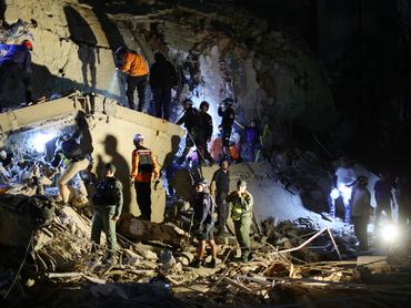 CARACAS, VENEZUELA - JUNE 24: First responders attend a damaged building at Los Palos Grandes after a magnitude 7.2 earthquake struck Venezuela and other regions in the Caribbean on June 24, 2026 in Caracas, Venezuela. According to the U.S. Geological Survey (USGS), the main earthquake was followed by a 7.5-magnitude aftershock less than a minute later; although some buildings collapsed, the number of victims remains unknown. (Photo by Jesus Vargas/Getty Images)