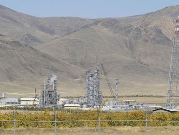 ARAK, IRAN - OCTOBER 27: Iran's controversial heavy water production facility is seen in this general view, October 27, 2004 at Arak, south of the Iranian capital Tehran. Iran said Wednesday that the plant will go online within a month despite international pressure to suspend such nuclear-related activities. (Photo by Majid Saeedi/Getty Images)