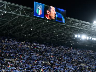 ATLETI AZZURRI D'ITALIA STADIUM, BERGAMO, ITALY - 2026/03/26: Fans of Italy cheer on during the FIFA 2026 european Qualifier play off football match between Italy and Northern Ireland . Italy won 2-0 over Northern Ireland. (Photo by Andrea Staccioli/Insidefoto/LightRocket via Getty Images)